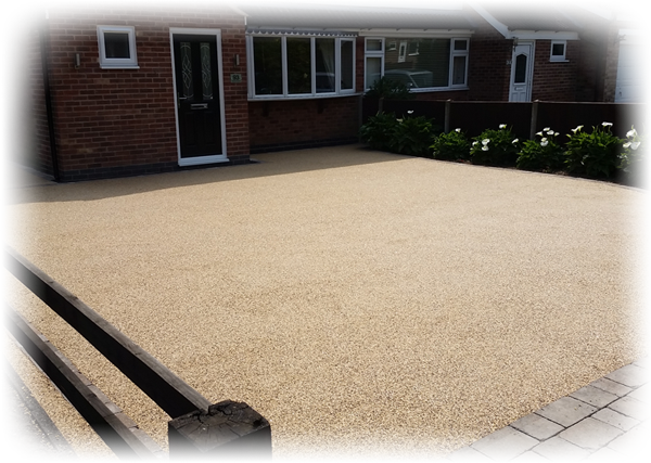 a photo of a resin driveway